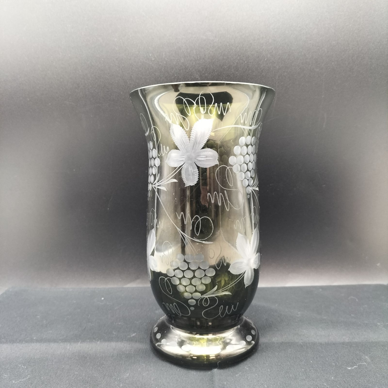 ボヘミアングラス エーゲルマン 「ハイエナメル」花瓶 公式通販 ボヘミアングラス エーゲルマン 「ハイエナメル」花瓶 公式通販