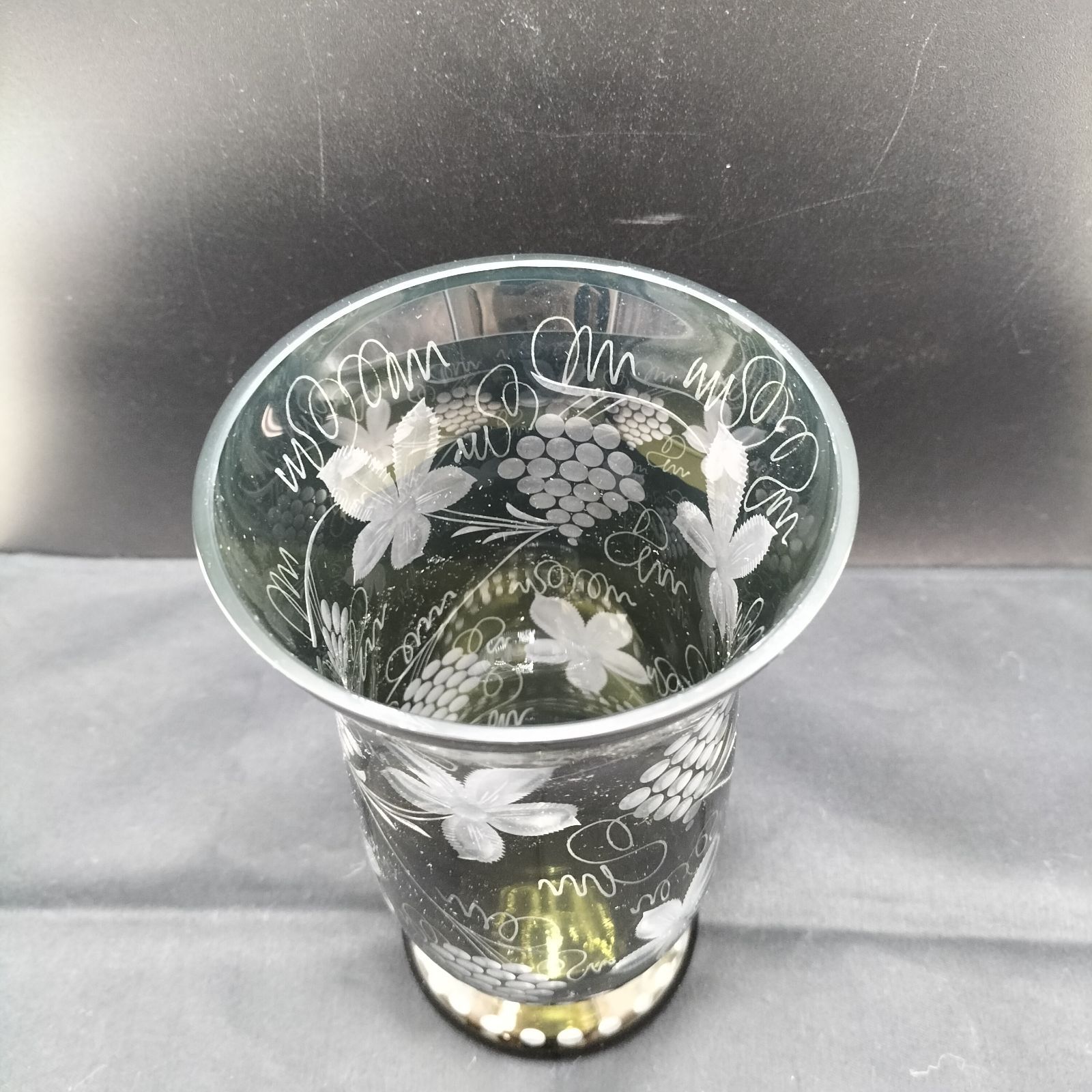 エーゲルマン ボヘミアクリスタルガラス製 フラワーベース 深緑