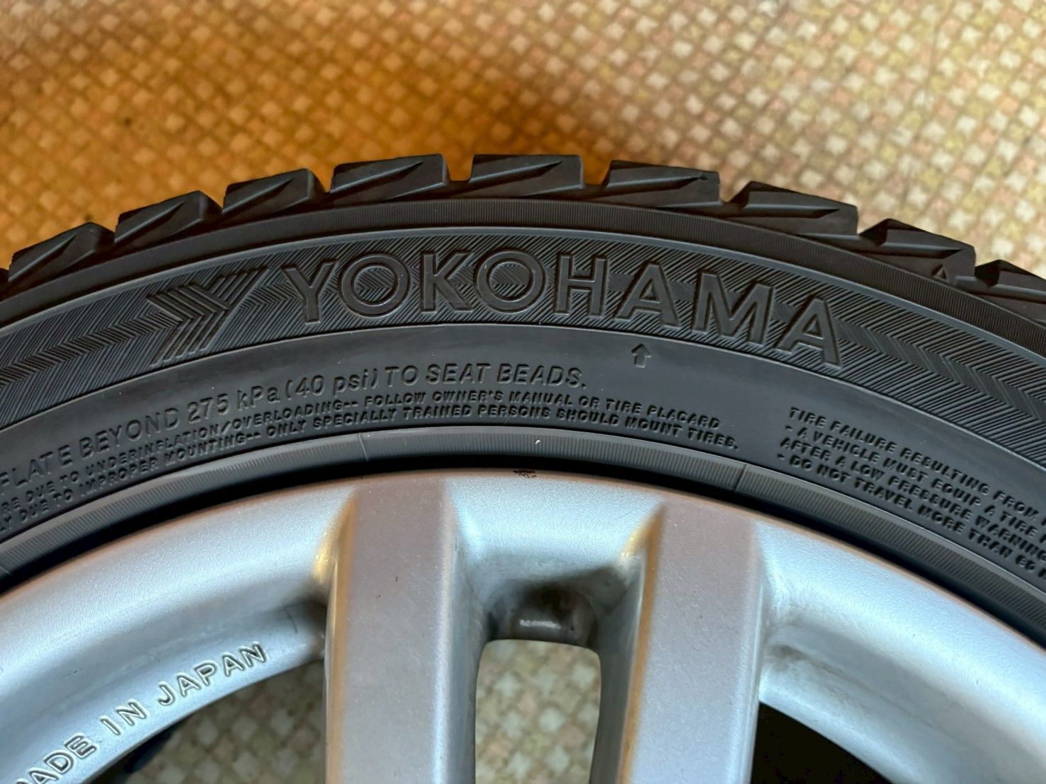 16 スタッドレス4本セット