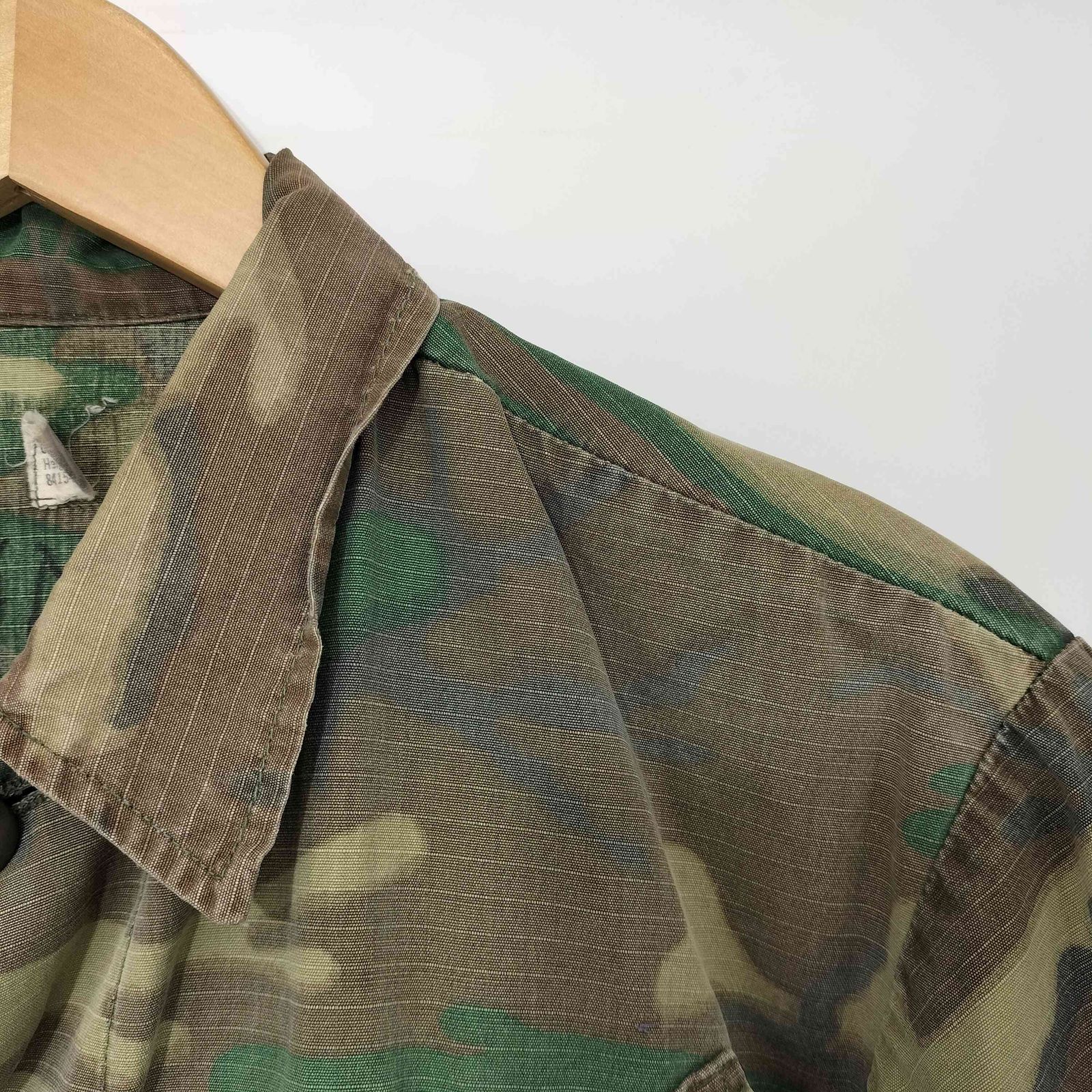 U.S. ARMY(ユーエスアーミー) 70s 4th 迷彩 リップストップ ジャングルファティーグ ジャケット メンズ  X-SMALL - SHORT【中古】【ブランド古着バズストア】 ユーエスアーミー U.S. ARMY 70s 4th 迷彩 リップストップ ジャングル