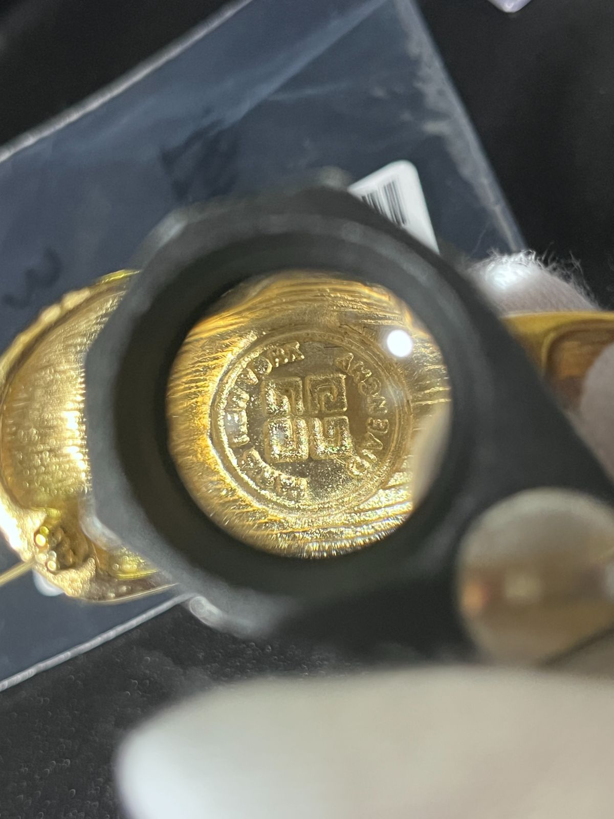 ジバンシー ブローチ