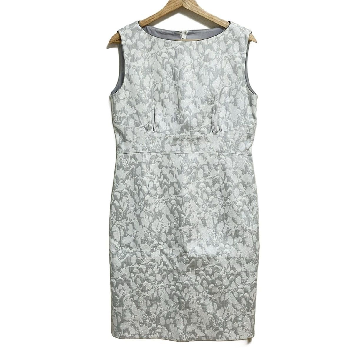 DAMAcollection ダーマ ワンピース サイズ13AR M レディース - ライトグレー×白 ノースリーブ ひざ丈 花柄 ラメ