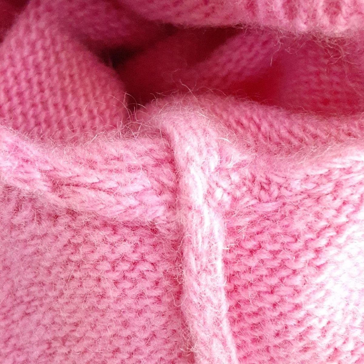 GUCCI グッチ 長袖セーター レディース - 526717-X9W70 ピンク クルーネック コサージュ付き WWW_SMP1DAWEKUDUS_SCH_ID