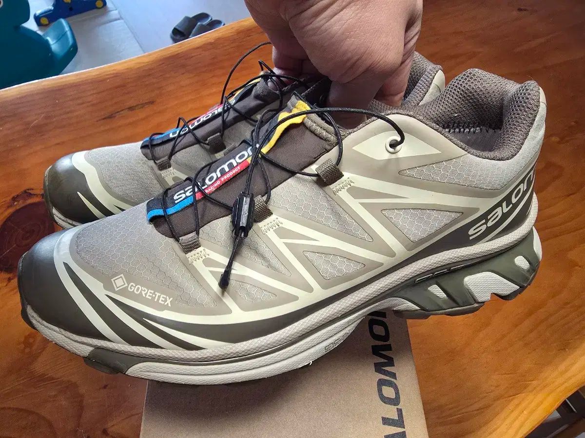 サロモン xt
