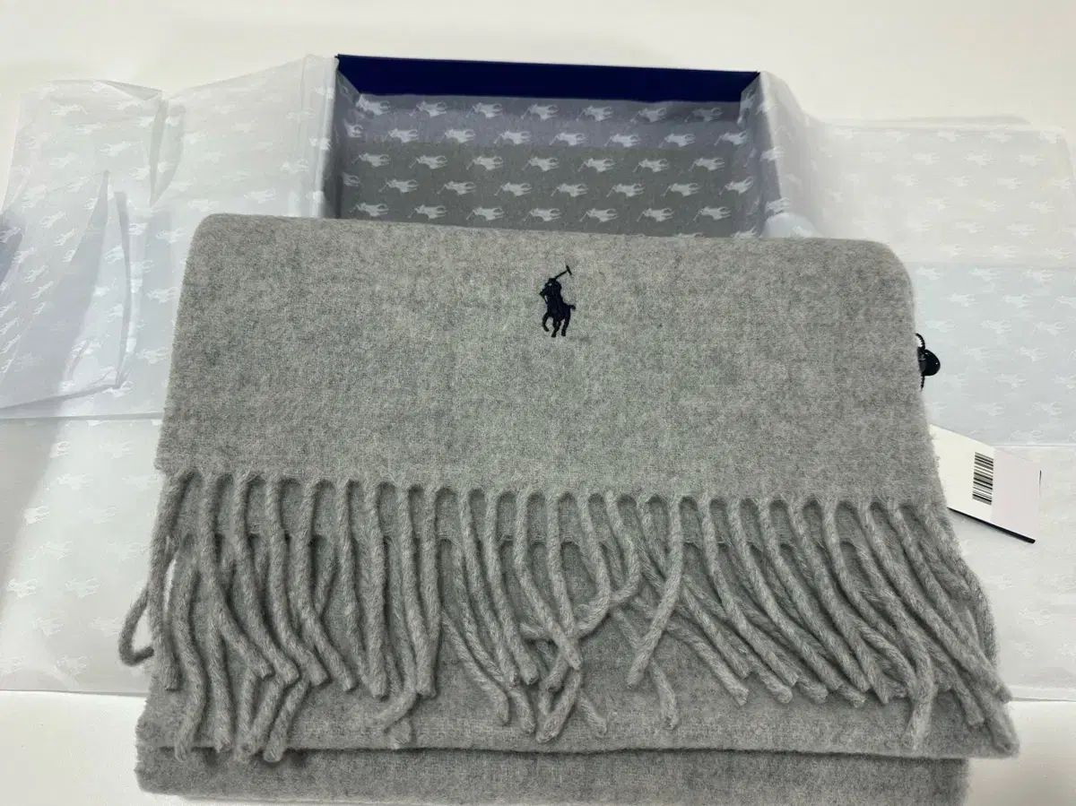 グレー マフラー