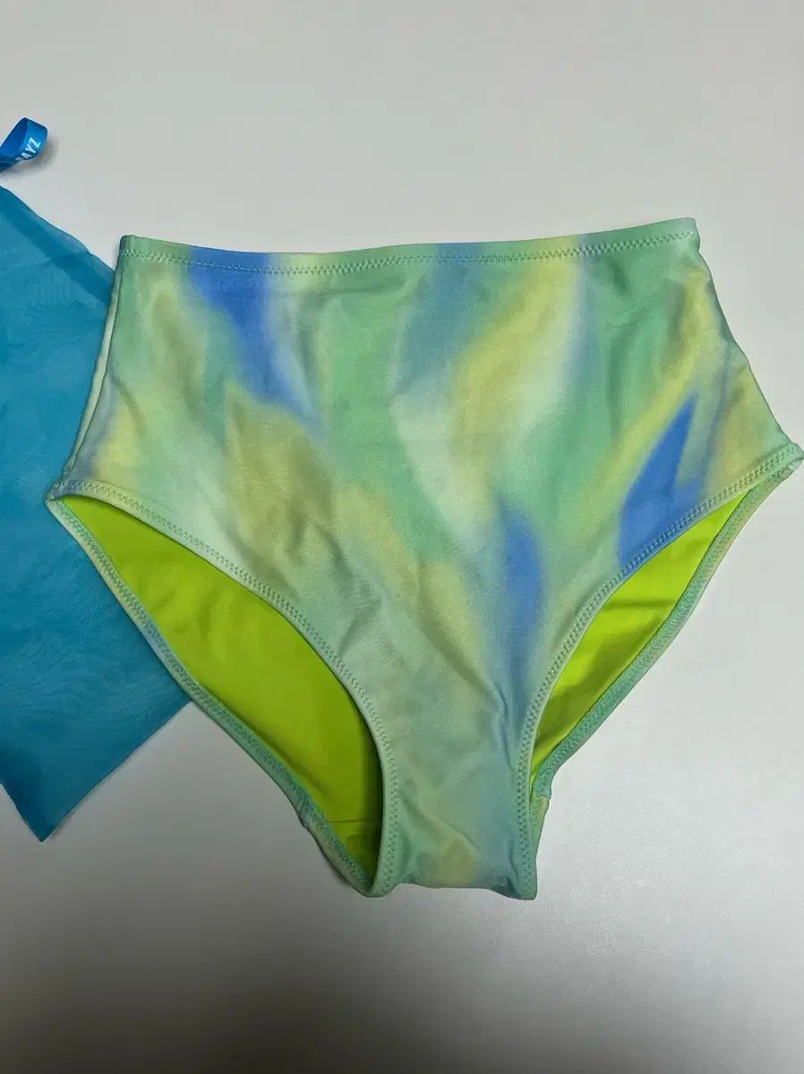  DAIZ MEN リー デイ フェアリー ビキニ セット S その他 水着 ラッシュガード