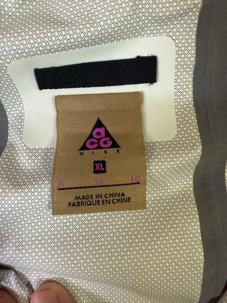 ウィンドブレーカー 海外