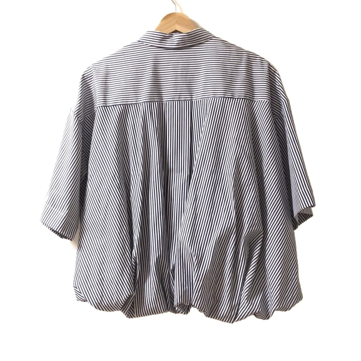 極美品✨ ミズイロインド 長袖 シャツ ブラウス 白 ホワイト 変形 幅広 mizuiroind（ミズイロインド）の「mizuiro ind メンズライクワイド