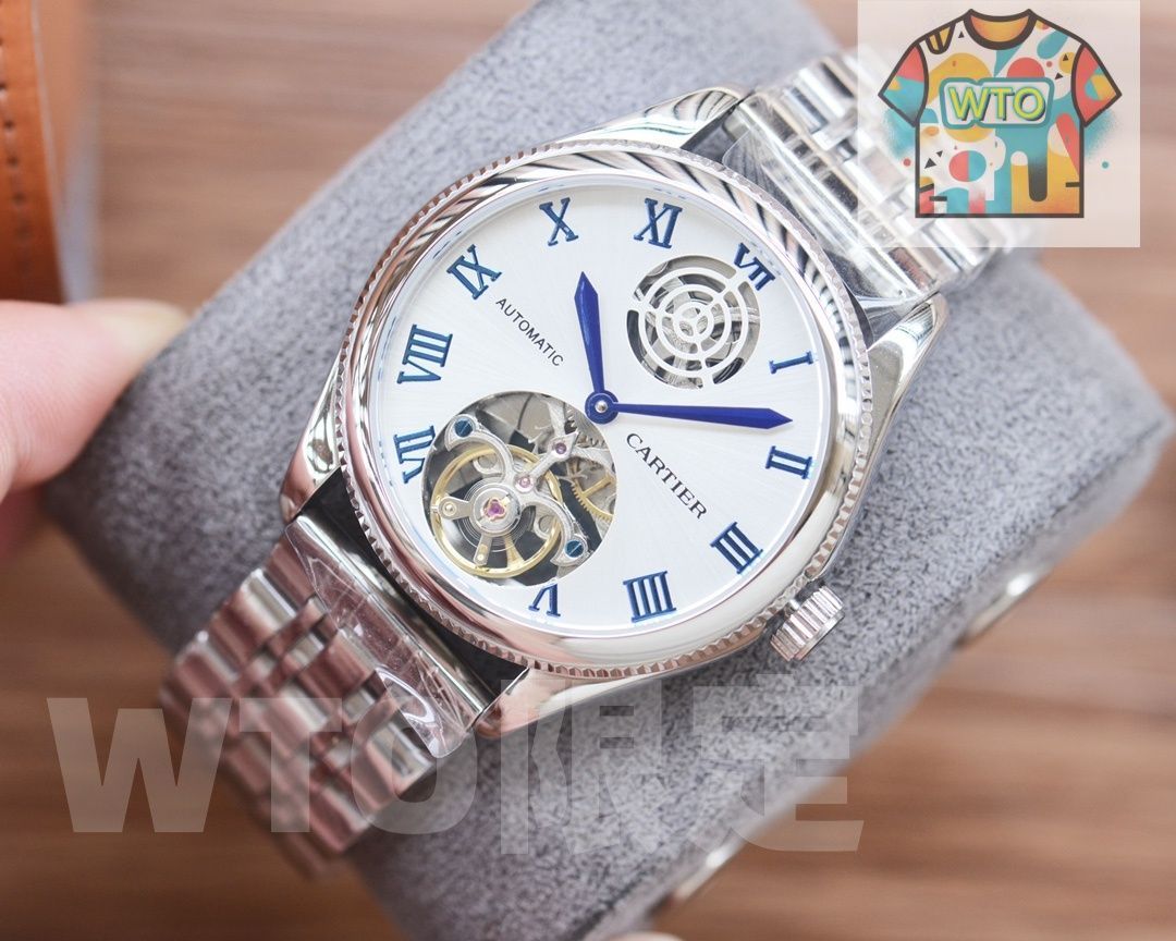 カルティエ 透かし彫りデザインの自動機械式腕時計