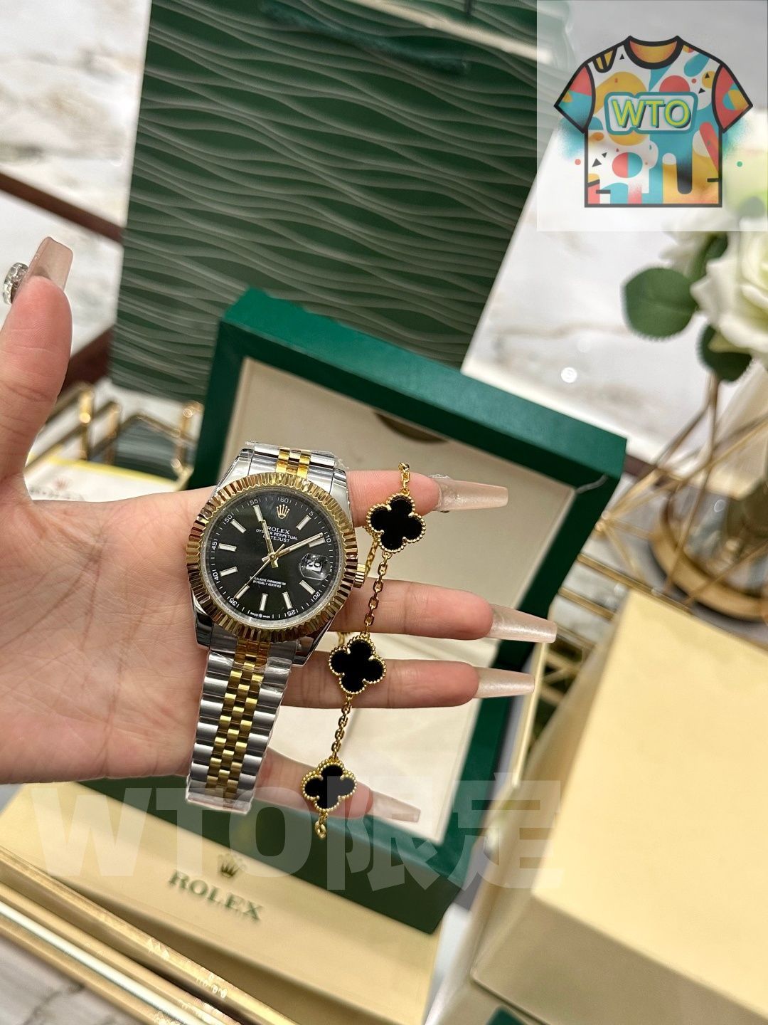 セラミックベゼル付き機械式腕時計