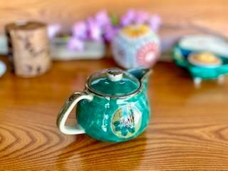 メーカー直送 九谷焼 急須 大 丸紋松竹梅緑塗り 裏絵