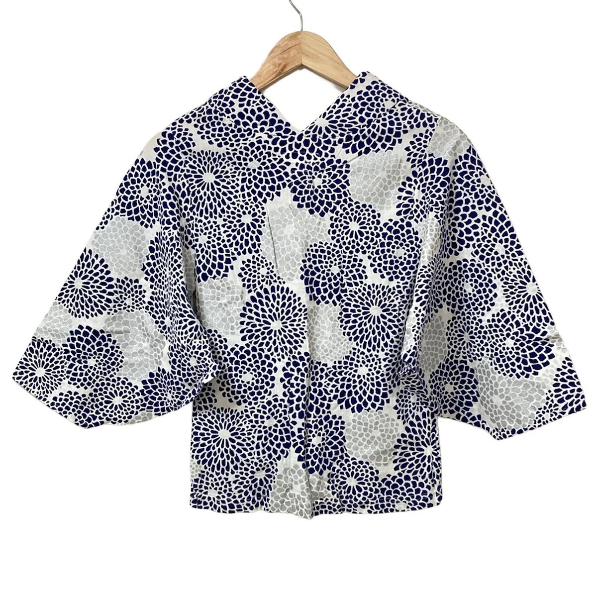 SOU SOU ソウソウ 七分袖カットソー サイズS レディース - 白×ネイビー×シルバー Vネック 花柄