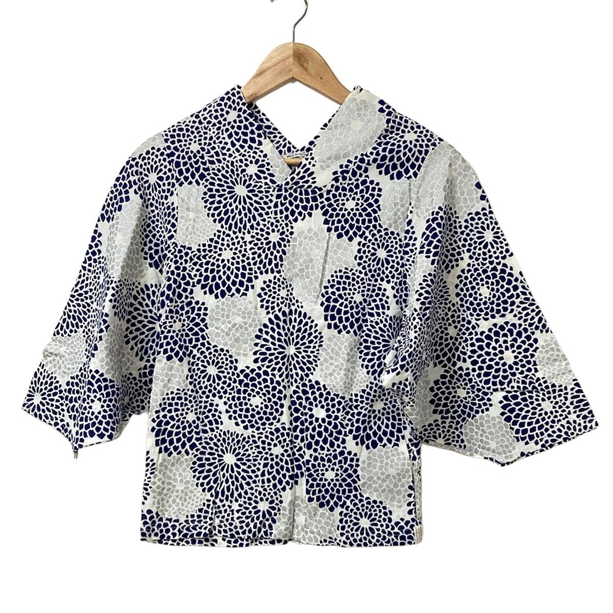 SOU SOU ソウソウ 七分袖カットソー サイズS レディース - 白×ネイビー×シルバー Vネック 花柄