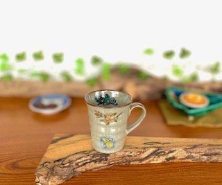 メーカー直送 九谷焼 マグカップ マグ 黄兎しだれ桜 小槌 中裏絵