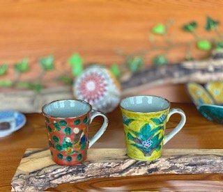 メーカー直送 九谷焼 ペアマグカップ 木米写し&吉田屋万年青 裏絵