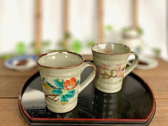 メーカー直送 九谷焼 ペアマグカップ 椿に鳥&ソメイヨシノ 中裏絵