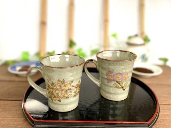 メーカー直送 九谷焼 ペアマグカップ 黄兎しだれ桜＆黄兎ソメイヨシノ 中裏絵