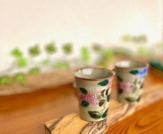 メーカー直送 九谷焼 ペアマグカップ 新がく紫陽花ピンク ブルー＆ピンク ピンク 裏絵 WWW_OPDRERGINERDOGAN_COM