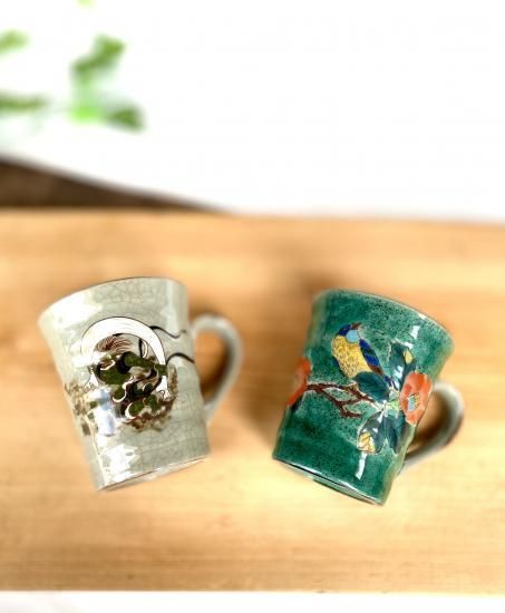 メーカー直送 九谷焼 ペアマグカップ 風神雷神＆椿に鳥緑塗り 中絵