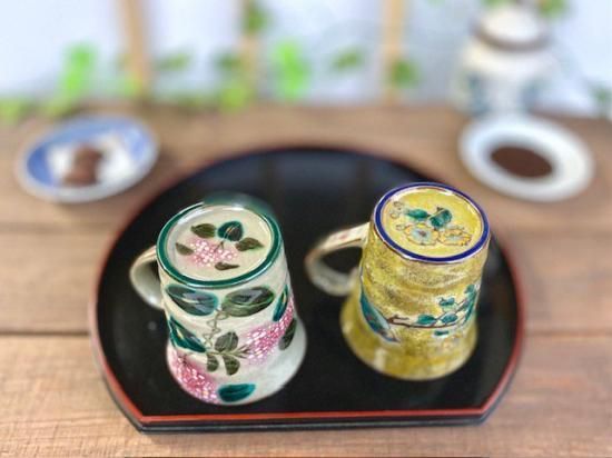 メーカー直送 九谷焼 ペアマグカップ がく紫陽花ピンク ピンク＆黄塗り金糸梅に鳥 裏絵 WWW_OPDRERGINERDOGAN_COM