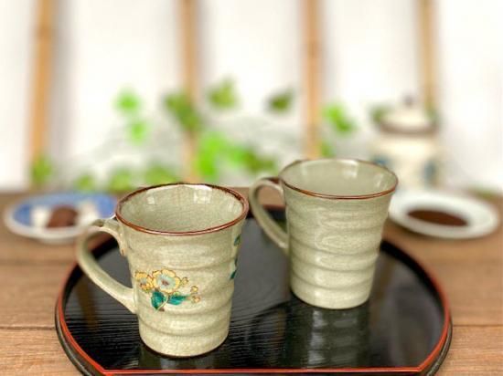 メーカー直送 九谷焼 ペアマグカップ 金糸梅に鳥&しだれ桜 中裏絵