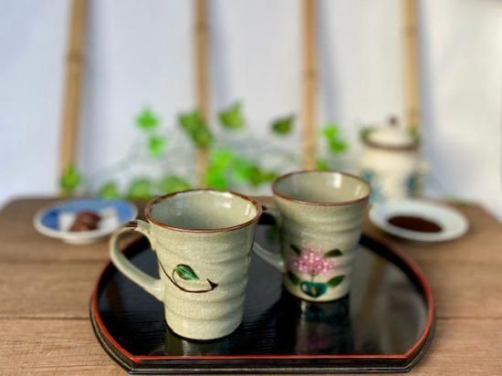 メーカー直送 九谷焼 ペアマグカップ コンビ山茶花&がく紫陽花ブルー ブルー 裏絵