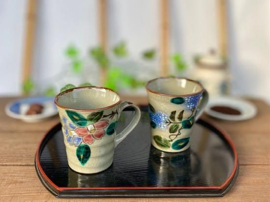 メーカー直送 九谷焼 ペアマグカップ コンビ山茶花＆がく紫陽花ブルー ブルー 裏絵