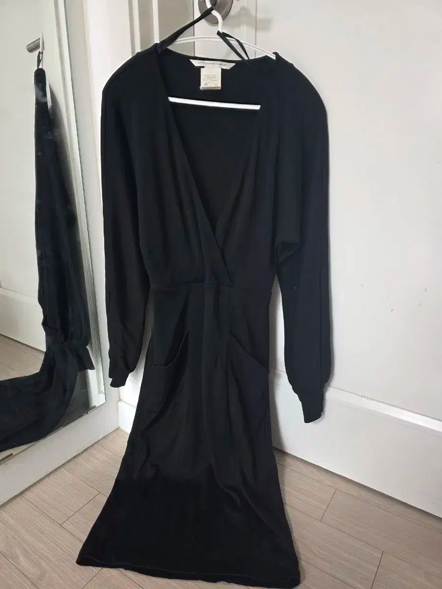 ダイアンドボーンファーステンバーグ ブラック ONE PIECE 2サイズ