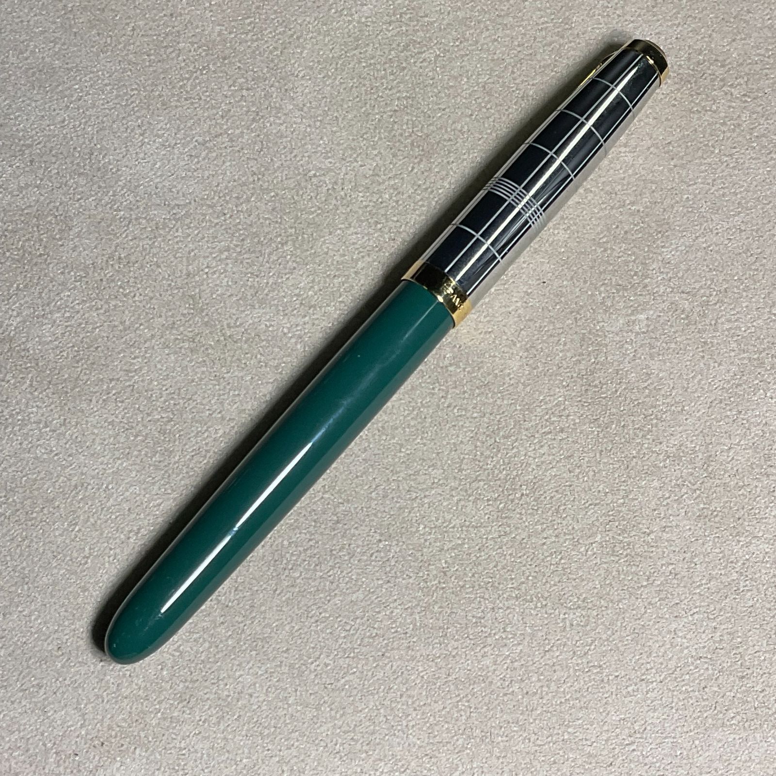 春真っ盛りセール◇美品　IDC大塚家具　書棚/本棚　飾り棚　ガラス　キャビネット 春真っ盛りセール◇美品 IDC大塚家具 書棚/本棚 飾り棚 ガラス