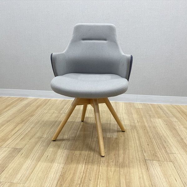 ミーティングチェア 肘付 ライブスワークチェア 木脚 オカムラ ライトグレー 背面 ダークブルー