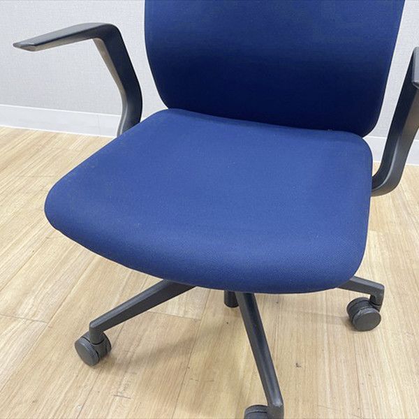  内田洋行 クレネチェア ミドルバック 肘付 オフィスチェアウチダ ダークブルー 冬用椅子 オフィスチェア ワークチェア 椅子 チェア