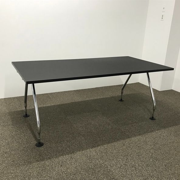 美品 vitra ヴィトラ　アドホック　ウォールナット　ミーティングテーブル 美品 vitra ヴィトラ アドホック ウォールナット ミーティングテーブル