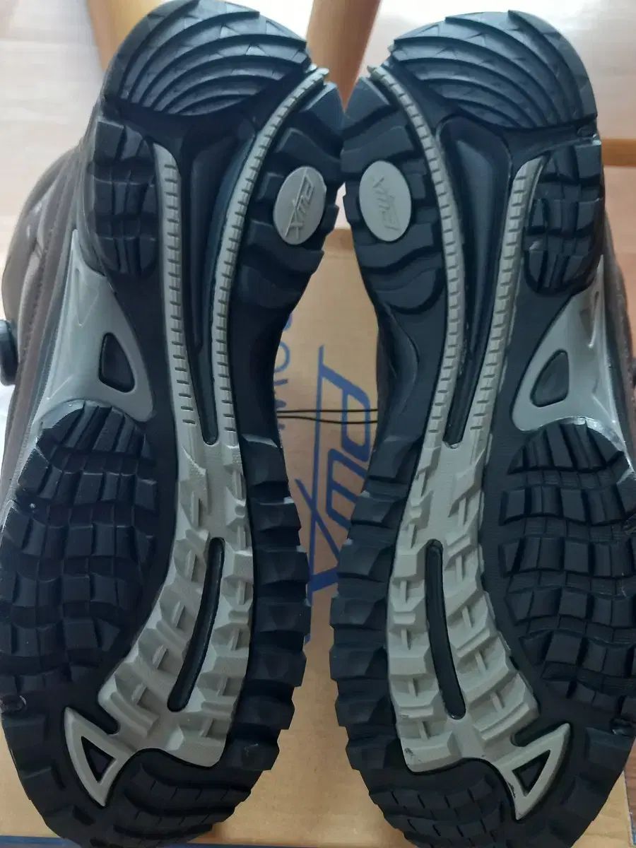トレッキングシューズ 275