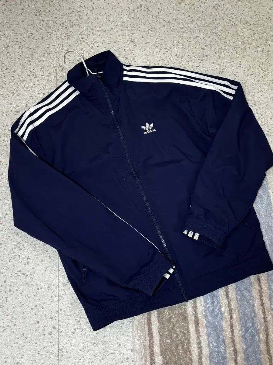 アディダス トラックジャージ ネイビー