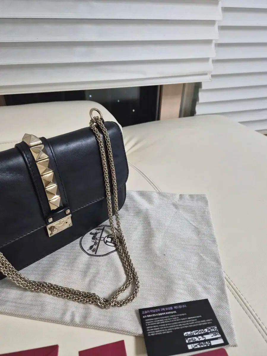 ヴァレンティノ ロックスタッズ チェーンバッグ ブラック スモール