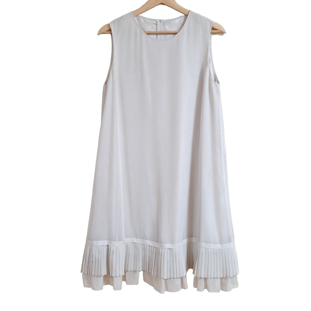 FOXEY フォクシー ワンピース サイズ40 M レディース - 37660 ベージュ クルーネック ノースリーブ ひざ丈