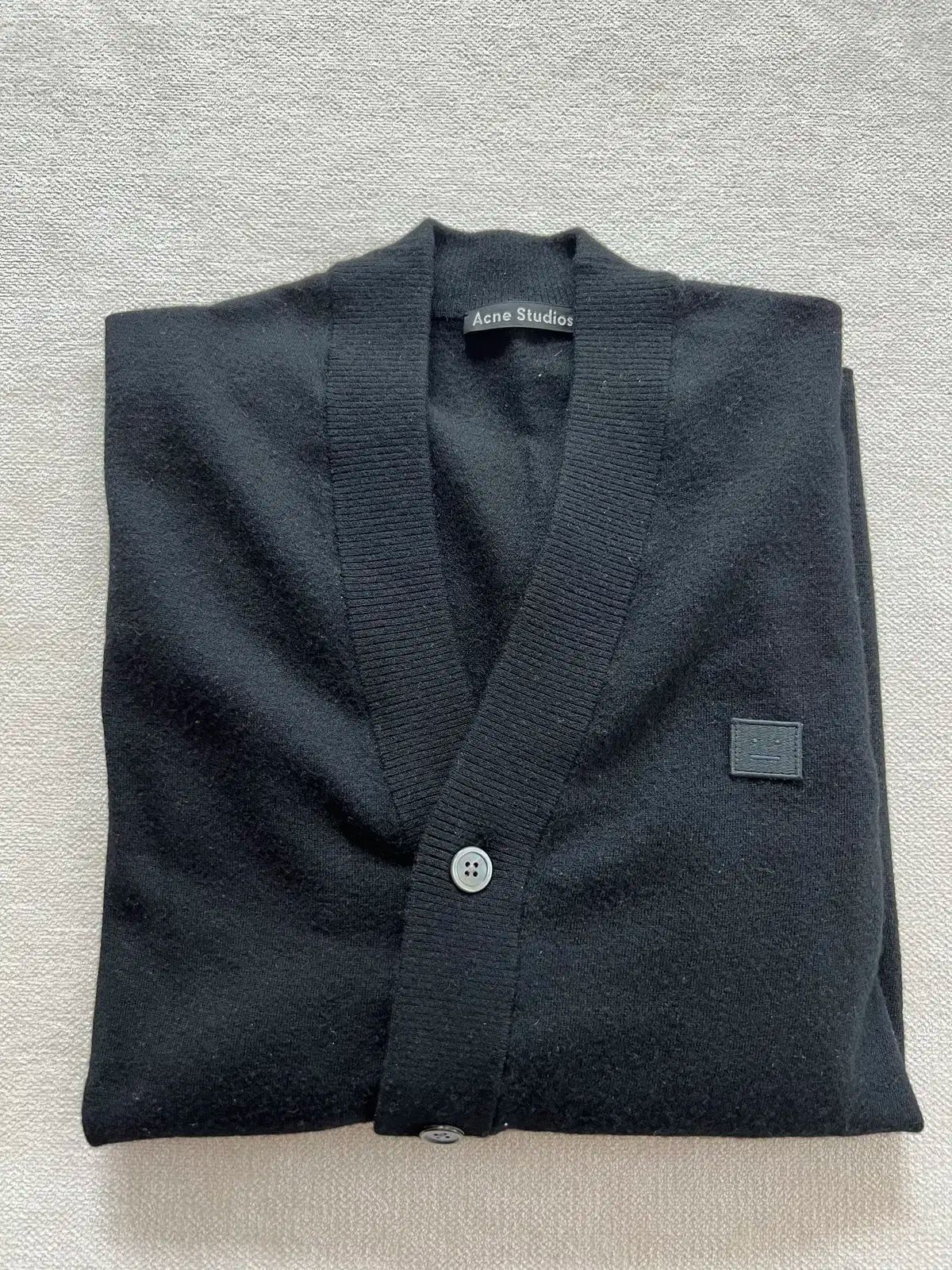 Acne Studios アクネストゥディオズ FACEロゴ カーディガン ブラック