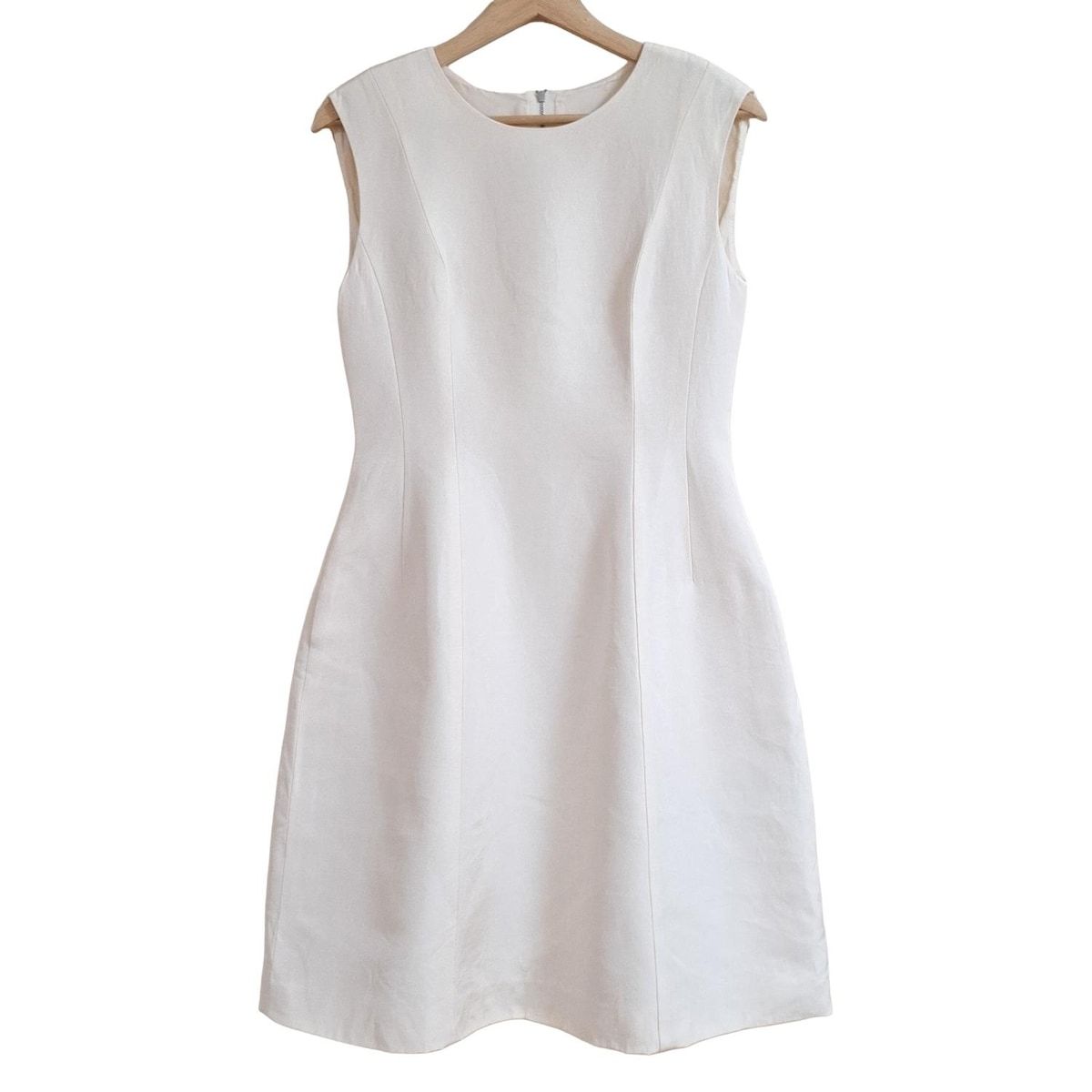 FOXEY フォクシー ワンピース サイズ40 M レディース - 39043 ベージュ クルーネック ノースリーブ ひざ丈 肩パット