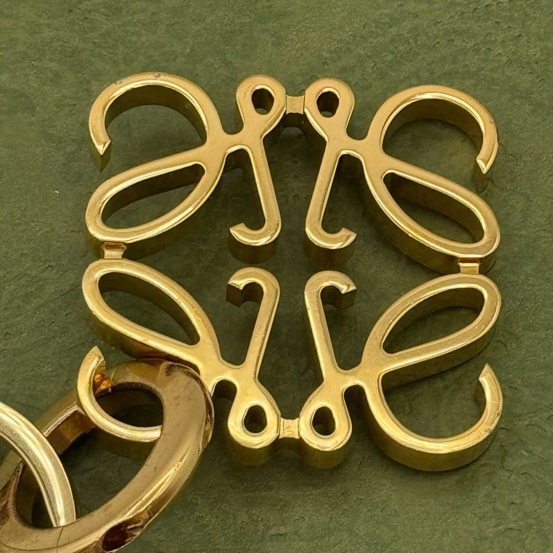 美品　ロエベ　アナグラム　チャーム LOEWE 【超美品】ロエベ スナフジタ コラボ アナグラム キーリング