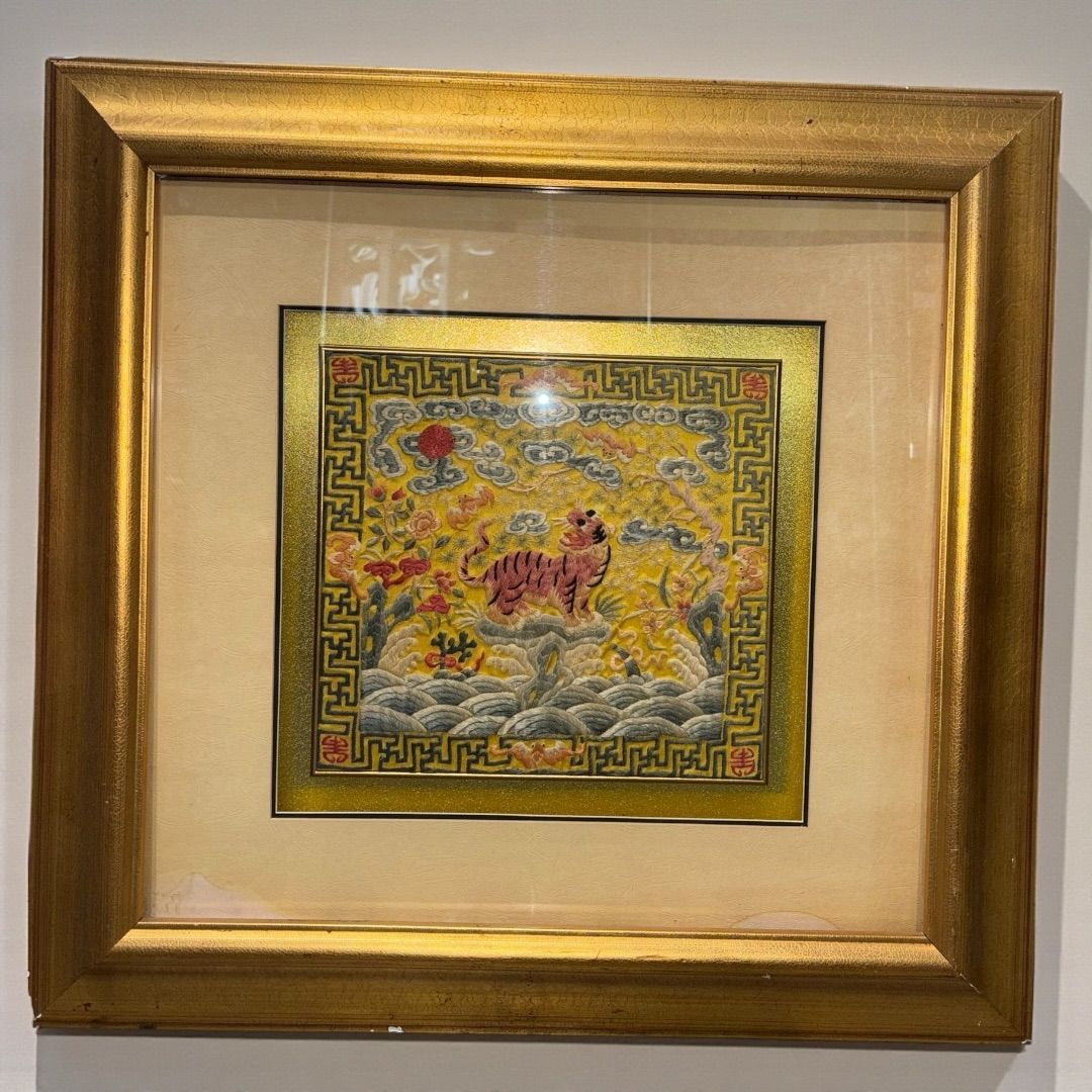 中国刺繍 虎 刺繍作品 絵画 額 アンティーク 骨董 中国官服 壁掛け