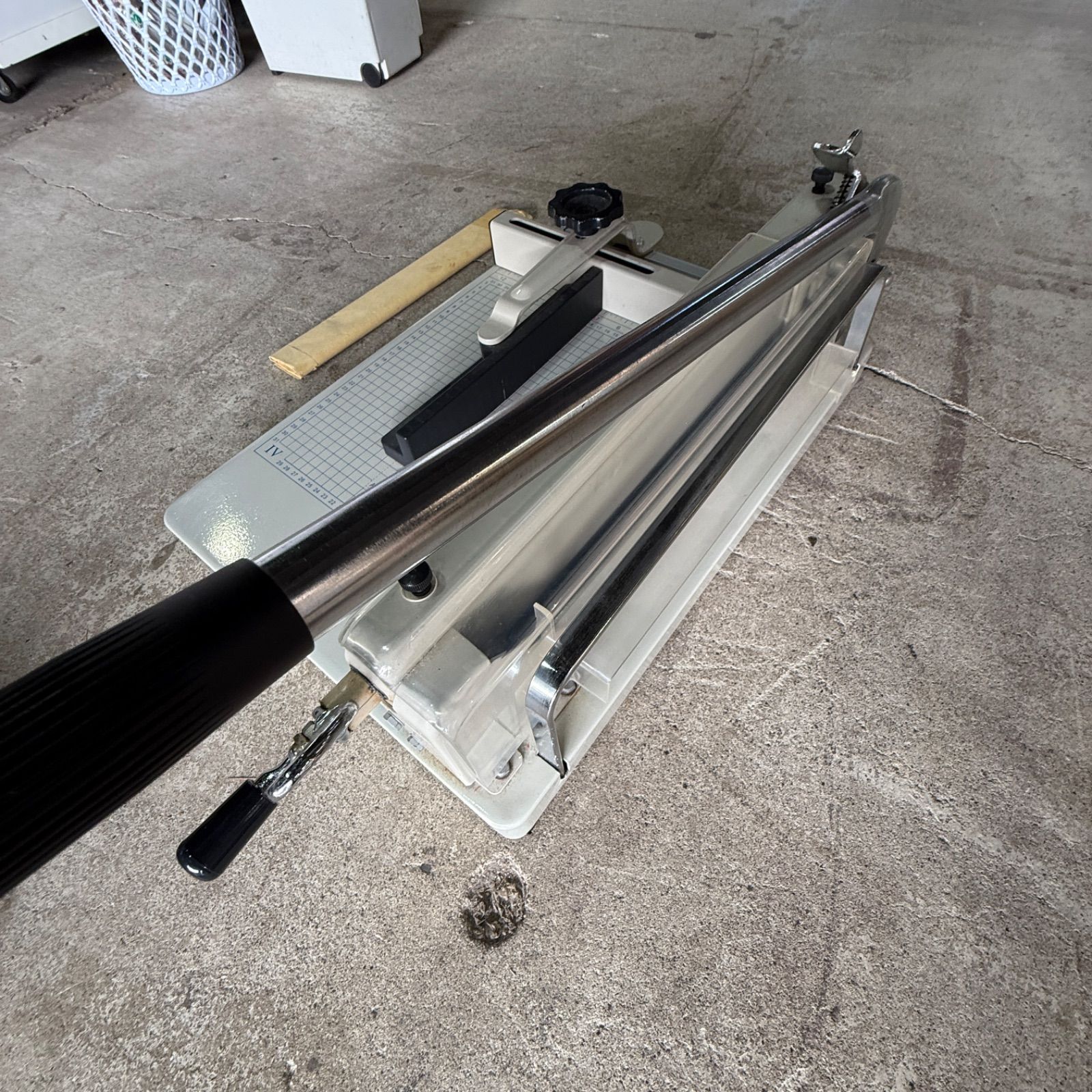 大型裁断機 BA58A4 替え刃付き 業務用 ペーパーカッター 裁断機 大型 A4 エルナビ