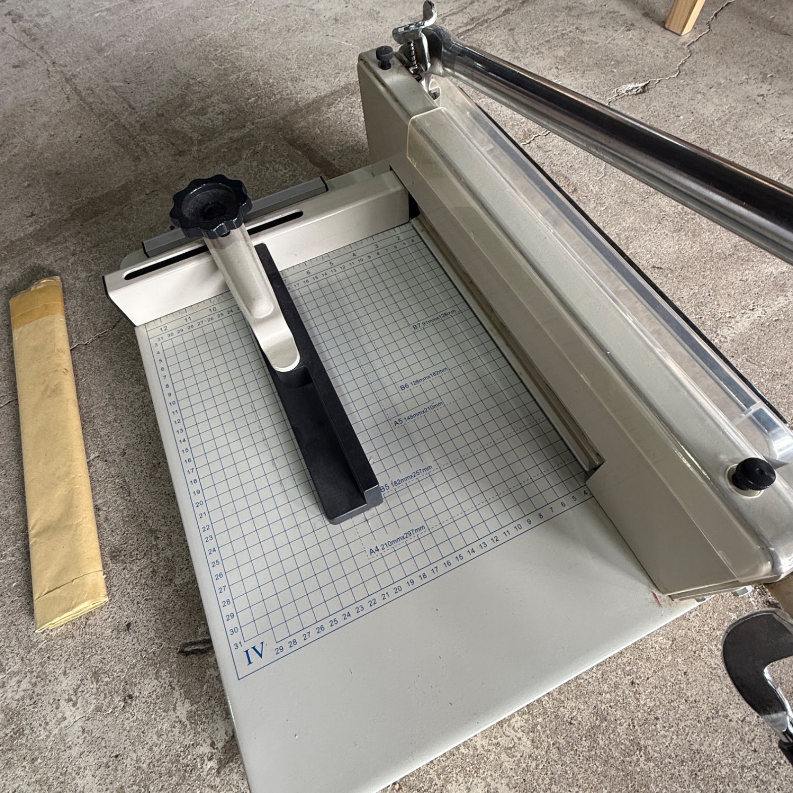 大型裁断機 BA58A4 替え刃付き 業務用 ペーパーカッター 裁断機 大型 A4 エルナビ