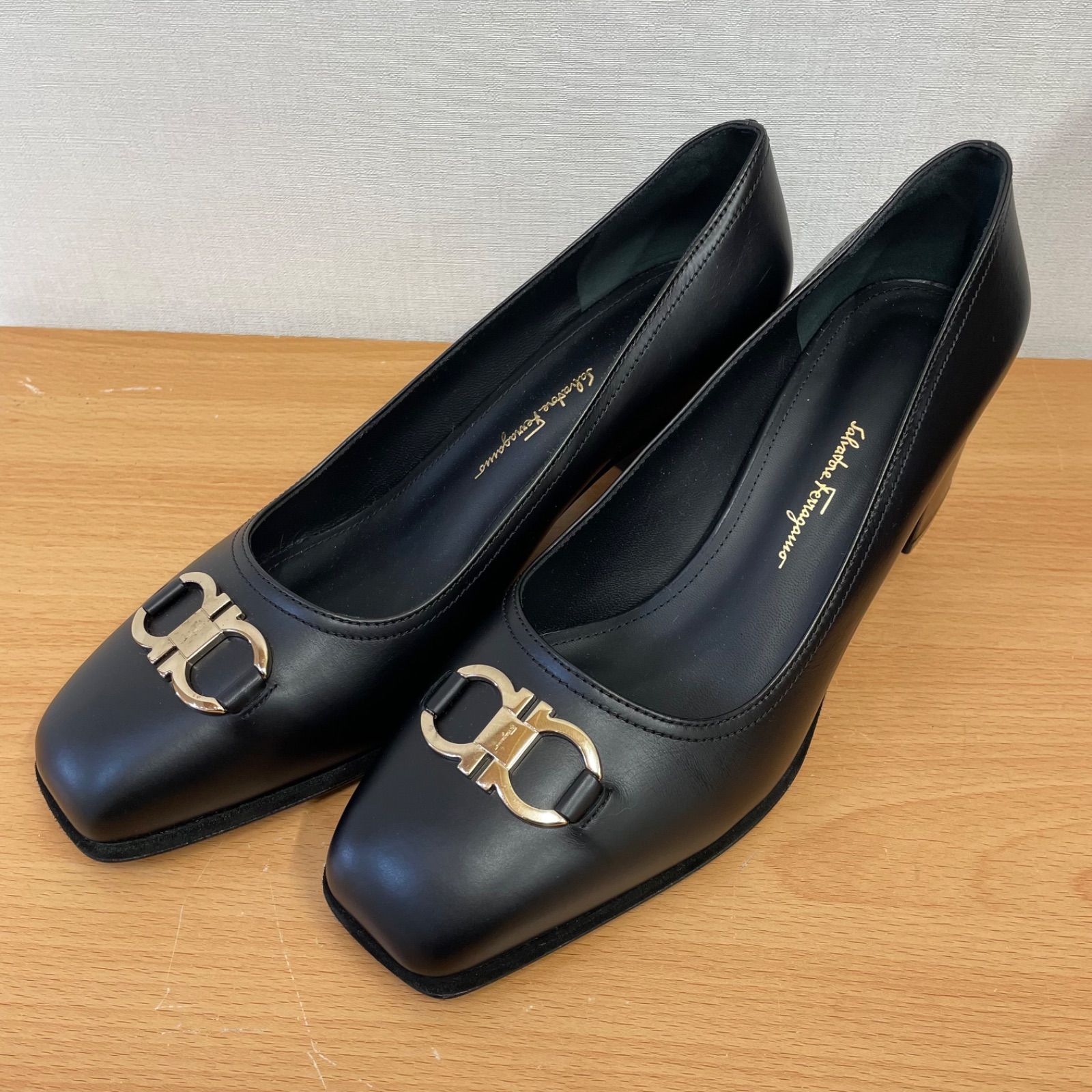 フェラガモ Salvatore Ferragamo パンプス サイズ9 A 25-3346