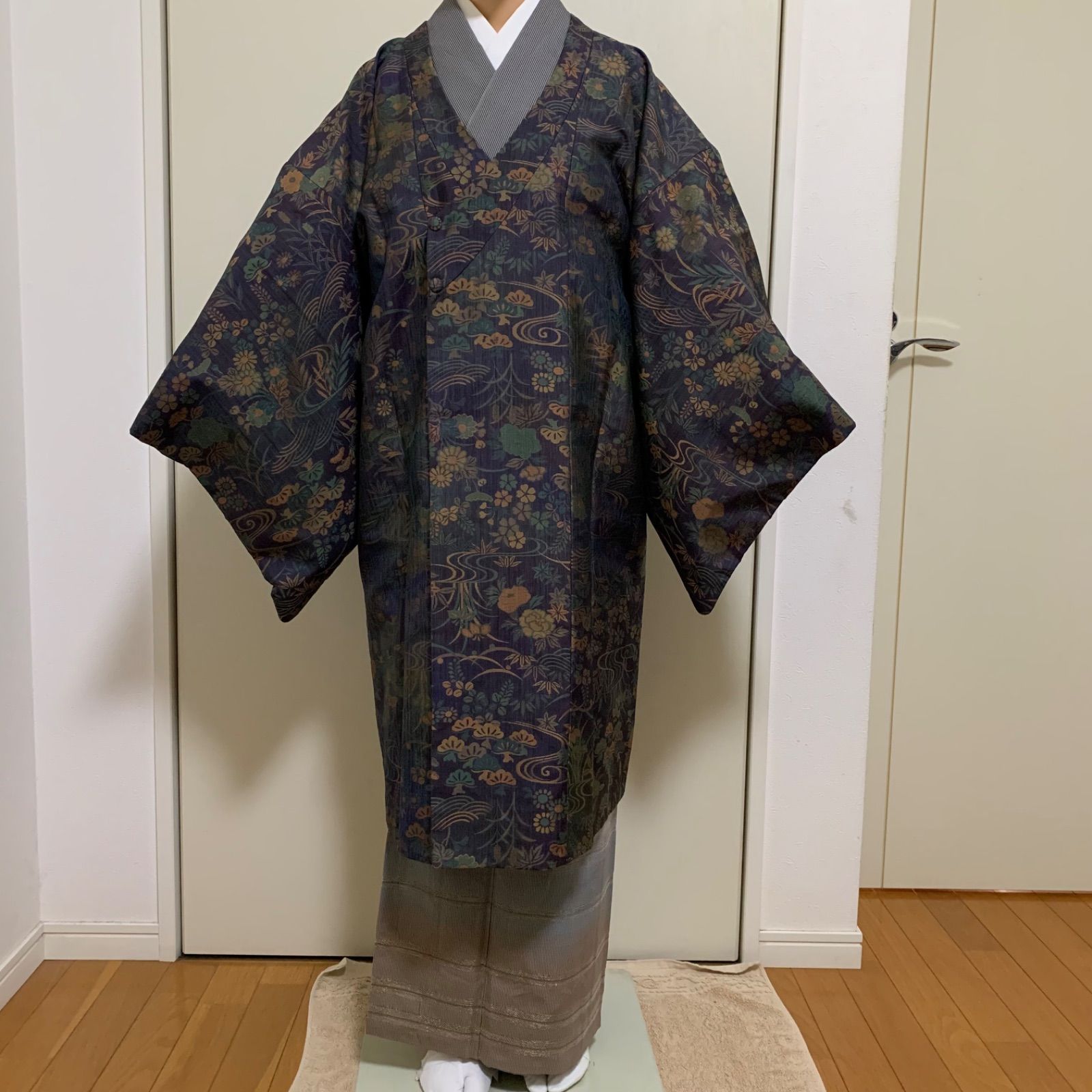 R 1484 和装コート 千代田衿 絹 裄68センチ 身丈 背 95センチ レディース 着物用 帯地