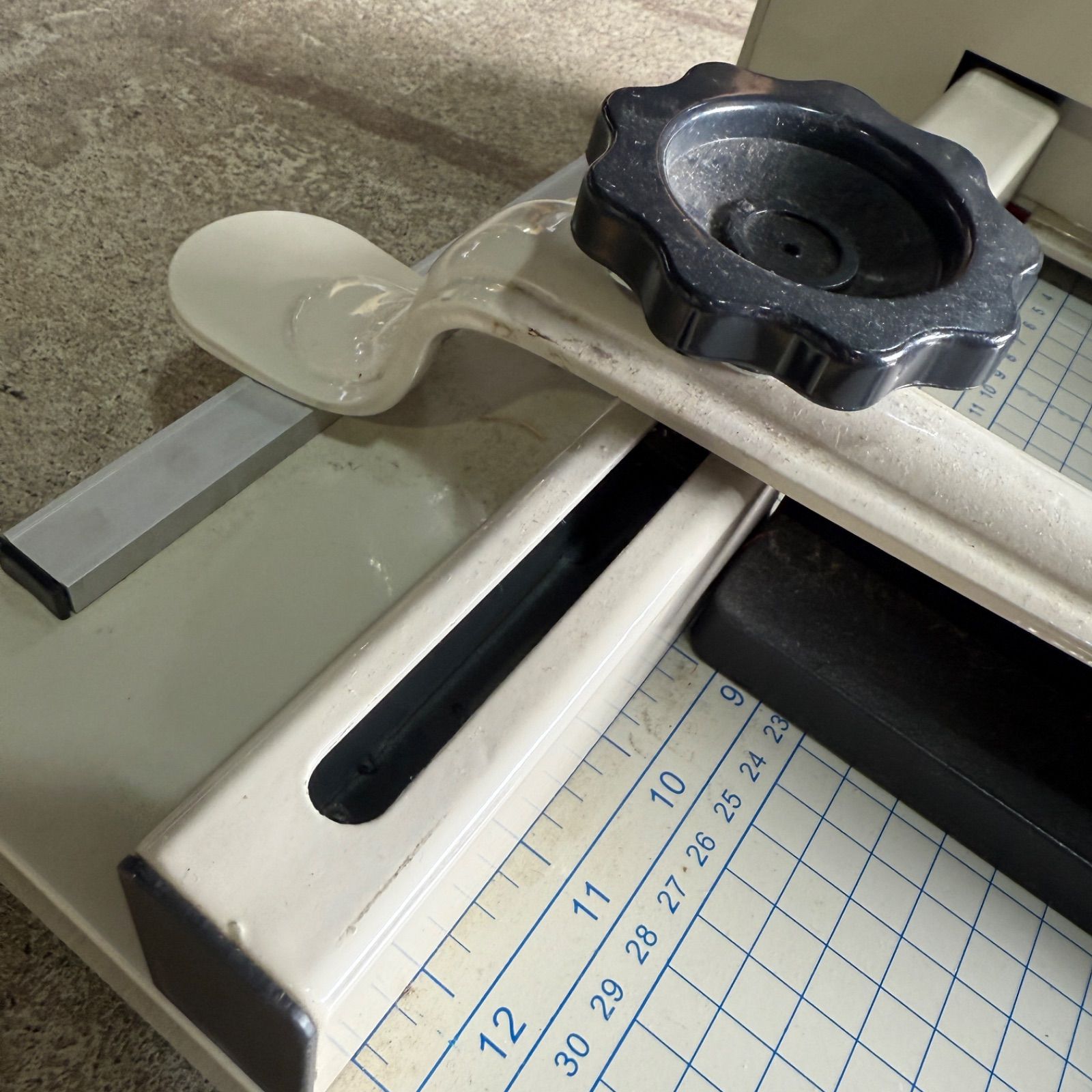 大型裁断機 BA58A4 替え刃付き 業務用 ペーパーカッター 裁断機 大型 A4 エルナビ WWW_OPDRERGINERDOGAN_COM