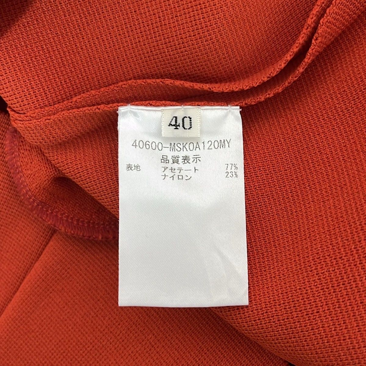 レッド ノースリーブ