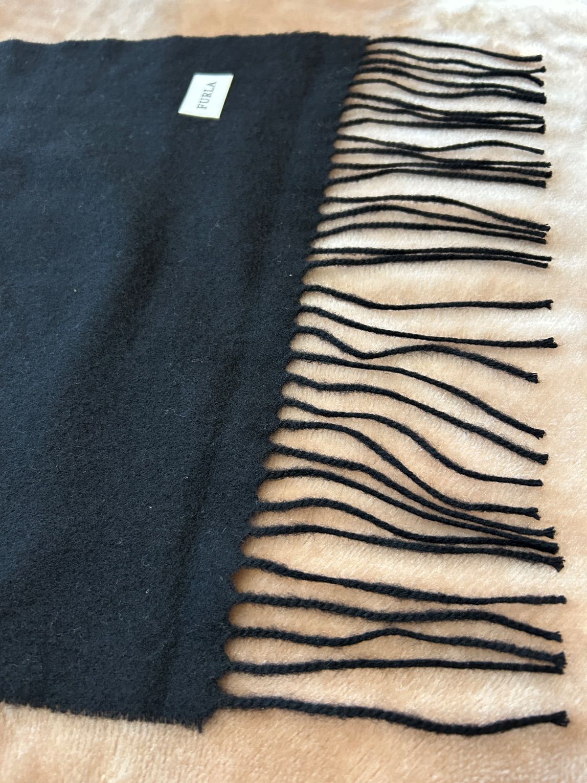 フルラFURLAマフラーストールショールスカーフblackブラック黒色系無地雪の結晶柄縦約156センチ横約34センチフリンジ約10センチレディースlady sLADYS女性用婦人ウィメンズwomen’s