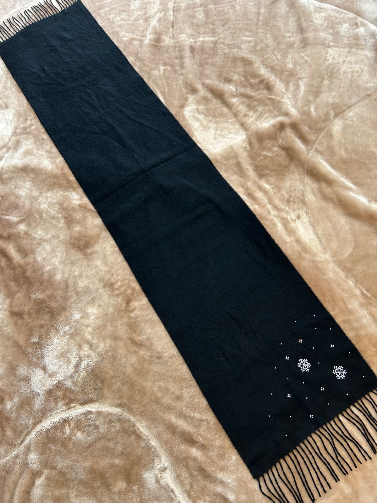 フルラFURLAマフラーストールショールスカーフblackブラック黒色系無地雪の結晶柄縦約156センチ横約34センチフリンジ約10センチレディースlady sLADYS女性用婦人ウィメンズwomen’s