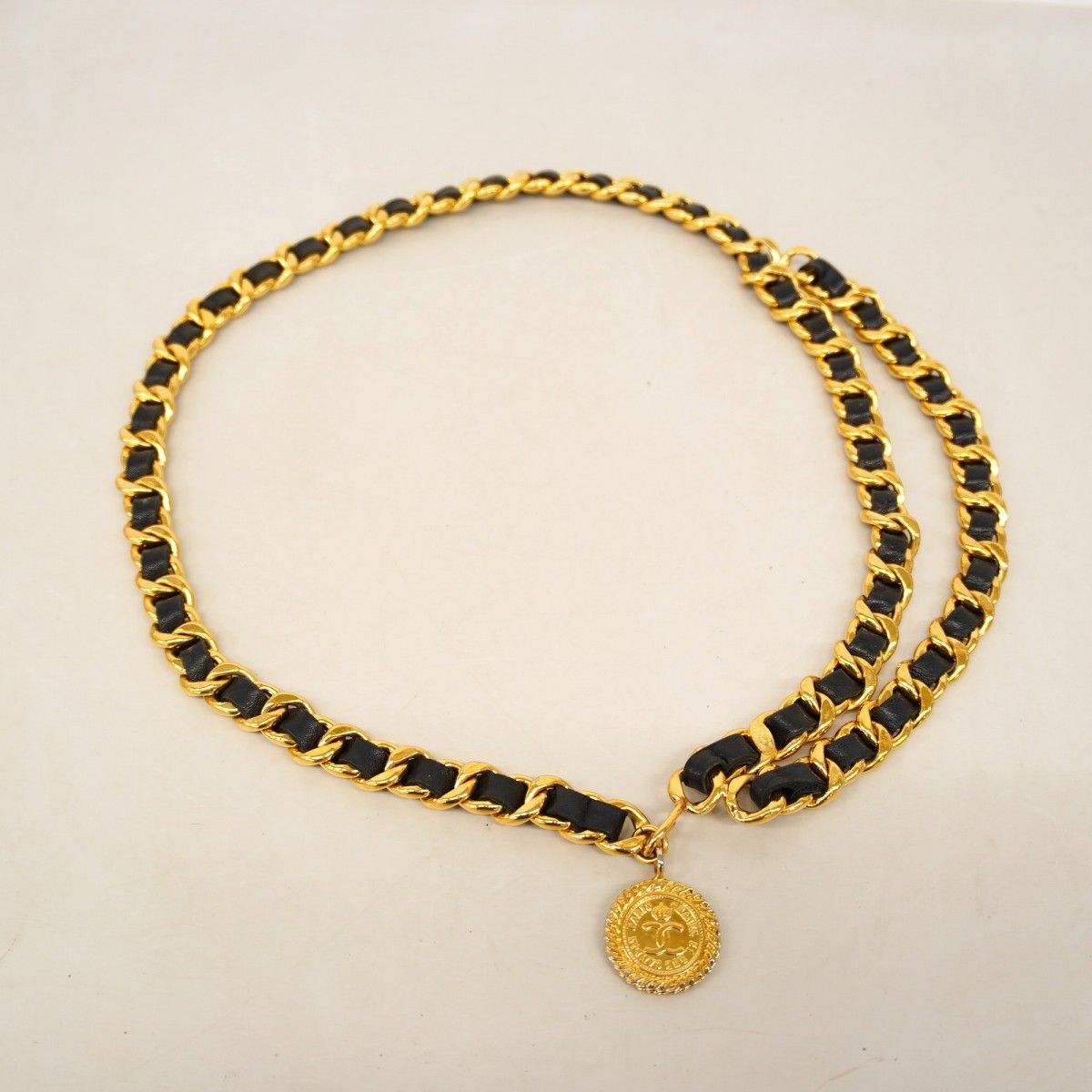 5 oc 1397 シャネル ベルト チェーン ブラック ゴールド金具 レディース