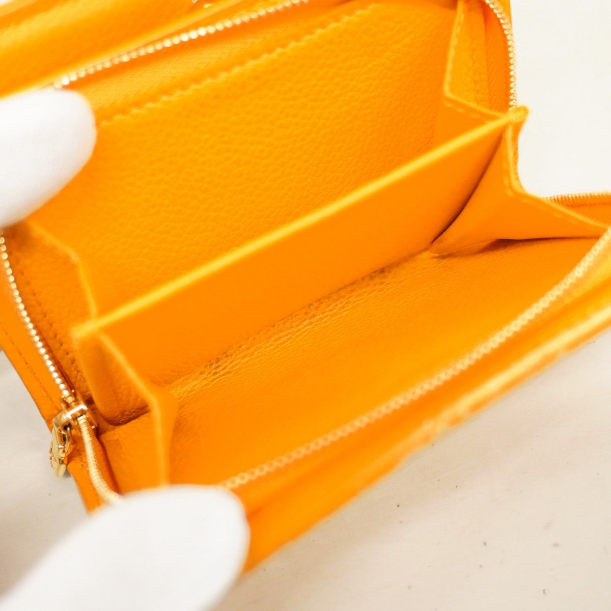 ポルトフォイユク M83640